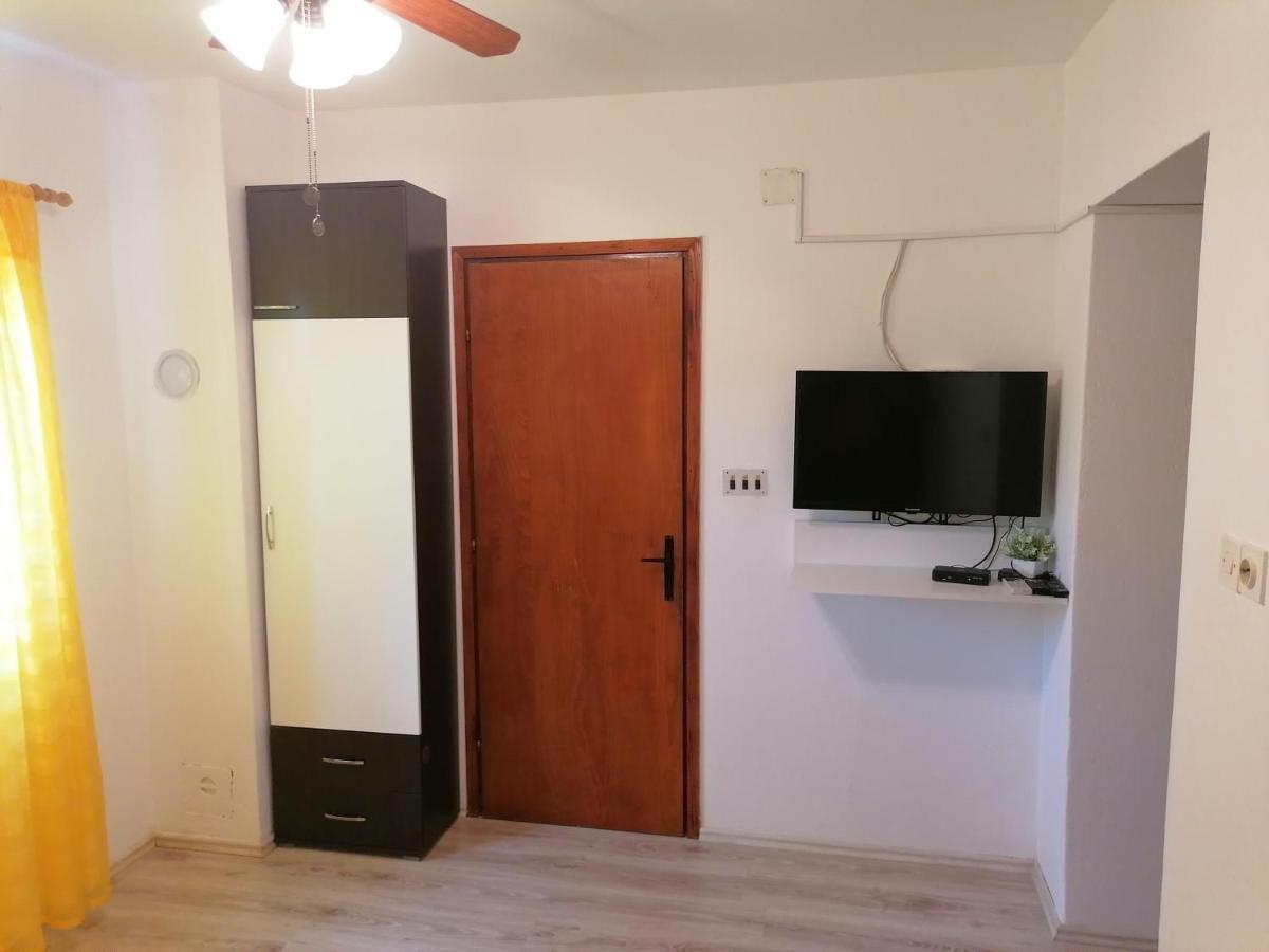 Apartment Dinka Kornić Eksteriør billede